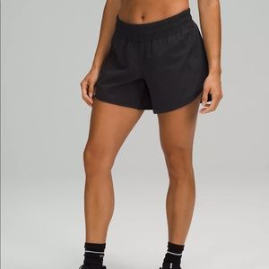 Black size 10 Lululemon Track That Mid-Rise Lined Short 5"